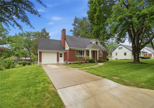 Photo 3 of Single family home for sale at 136 E Ridgeway Dr, Dayton, OH 45459 | MLS# 962856 | Listing updated on 2026-09-07