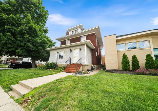 Photo 3 of Multi family home for sale at 2101 Central Ave, Middletown, OH 45044 | MLS# 962736 | Listing updated on 2026-09-08