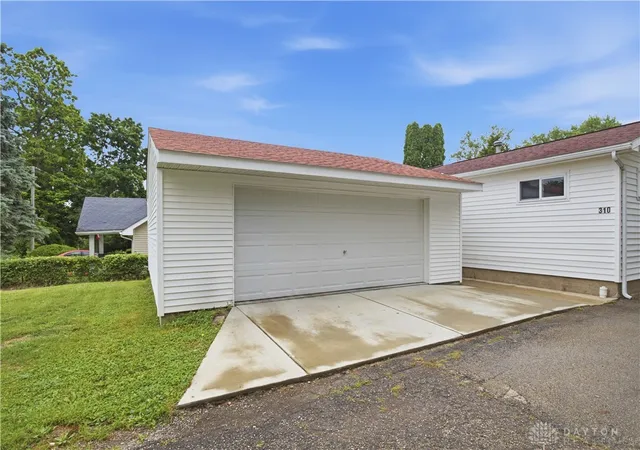 Photo 3 of Sale Pending at 310 N Gebhart Church Rd, Miamisburg, OH 45342 | MLS# 962899 | Listing updated on 2026-09-23