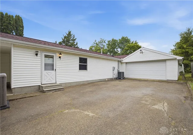 Photo 3 of Sale Pending at 310 N Gebhart Church Rd, Miamisburg, OH 45342 | MLS# 962899 | Listing updated on 2026-09-23