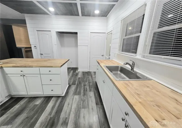 Photo 3 of Single family home for sale at 205 E Siebenthaler Ave, Dayton, OH 45405 | MLS# 962718 | Listing updated on 2026-09-02
