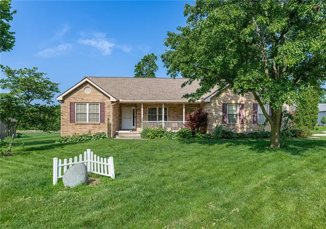 Photo 2 of Sale Pending at 101 Trace Ct, Dayton, OH 45439 | MLS# 962939 | Listing updated on 2026-09-29