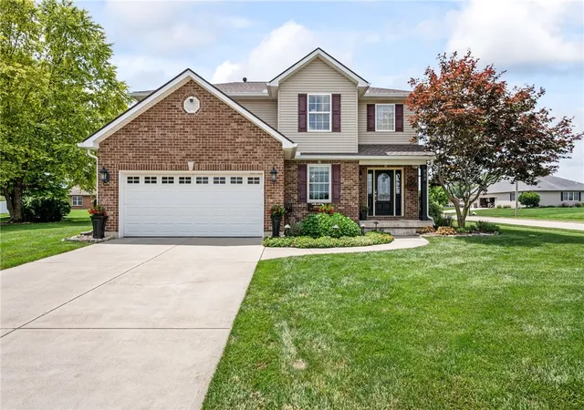 Photo 1 of Sale Pending at 884 Shaftsbury Rd, Troy, OH 45373 | MLS# 962873 | Listing updated on 2026-09-13