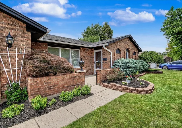 Photo 2 of Single family home for sale at 550 Unger Ave, Englewood, OH 45322 | MLS# 963083 | Listing updated on 2026-09-16