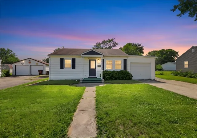 Photo 2 of Sale Pending at 713 Flintridge Dr, Fairborn, OH 45324 | MLS# 961373 | Listing updated on 2026-10-02