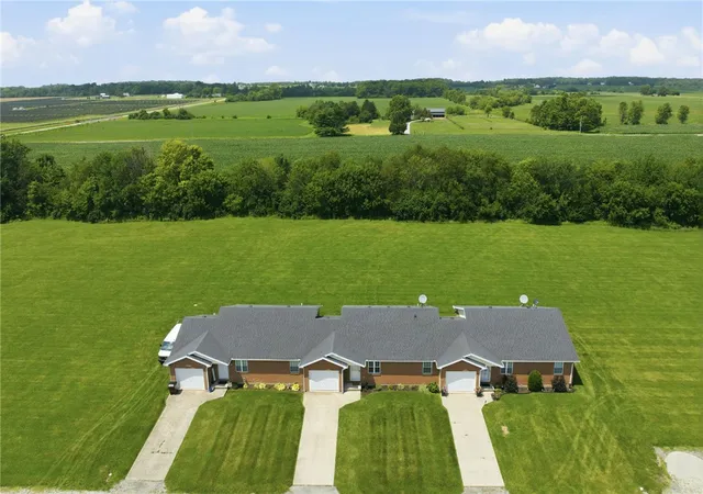 Listing Photo 5 - Condo for sale in building located at 5887 Farmers Rd, Martinsville, OH 45146 - Unit #B