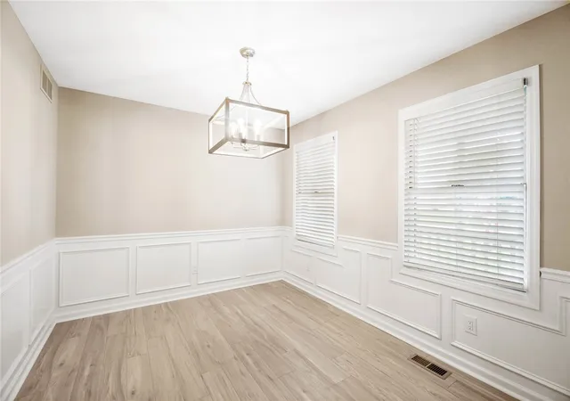 Photo 3 of Single family home for sale at 220 Auburn Meadows Ct, Franklin, OH 45005 | MLS# 963301 | Listing updated on 2026-08-30