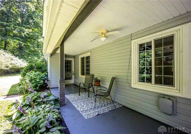 Photo 2 of Single family home for sale at 887 Oxford Middletown Rd, Hamilton, OH 45013 | MLS# 963357 | Listing updated on 2026-09-01