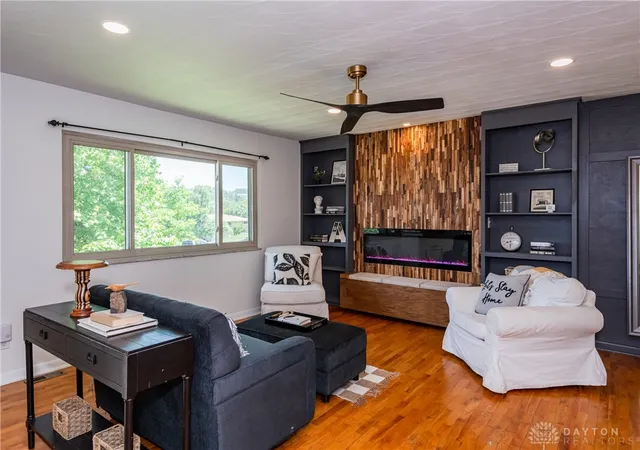 Photo 3 of Single family home for sale at 703 Friar Tuck Ct, Miamisburg, OH 45342 | MLS# 962852 | Listing updated on 2026-09-27