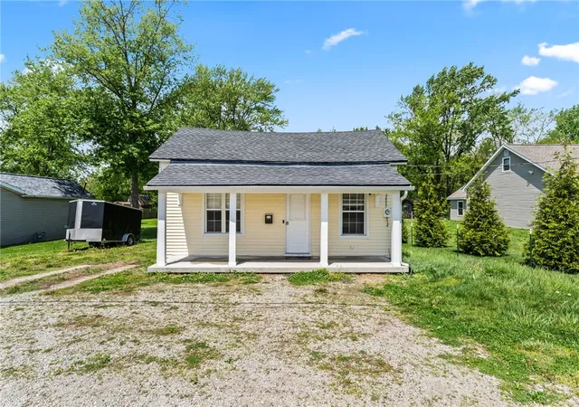 Photo 1 of Single family home for sale at 79 W Mound St, Sabina, OH 45169 | MLS# 963155 | Listing updated on 2026-09-22