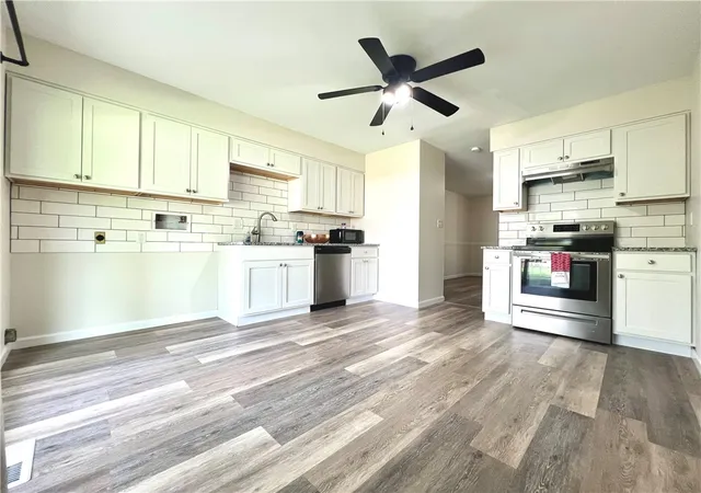 Photo 3 of Single family home for sale at 155 Mccraw Dr, Englewood, OH 45322 | MLS# 963491 | Listing updated on 2026-09-04