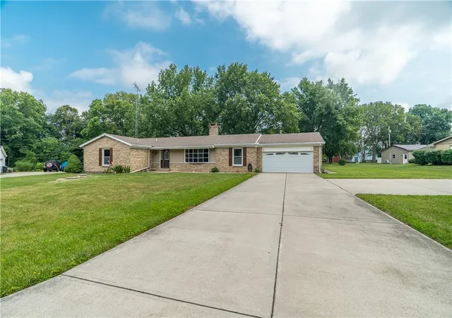 Photo 2 of Sale Pending at 4405 Brunson Ln, Piqua, OH 45356 | MLS# 963528 | Listing updated on 2026-09-02