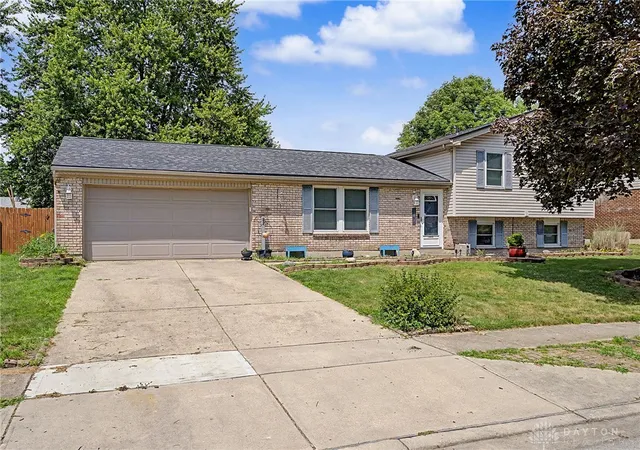 Photo 1 of Sale Pending at 844 Sunset Dr, Englewood, OH 45322 | MLS# 963744 | Listing updated on 2026-09-13
