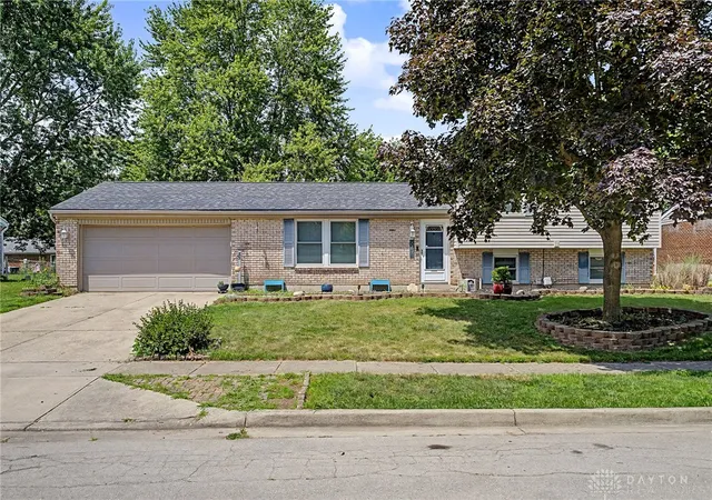 Photo 2 of Sale Pending at 844 Sunset Dr, Englewood, OH 45322 | MLS# 963744 | Listing updated on 2026-09-13