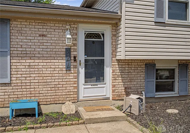 Photo 4 of Sale Pending at 844 Sunset Dr, Englewood, OH 45322 | MLS# 963744 | Listing updated on 2026-09-13