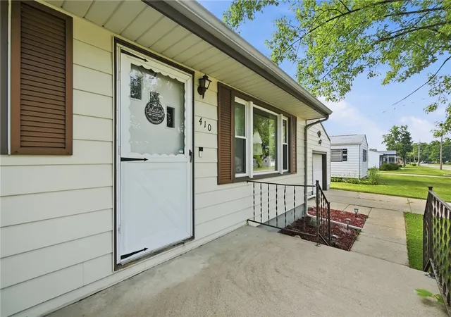 Photo 3 of Sale Pending at 410 Brelsford Ave, Trenton, OH 45067 | MLS# 963789 | Listing updated on 2026-10-06