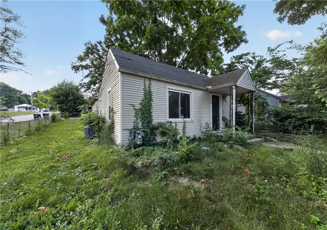Photo 2 of Single family home for sale at 1704 Wilbur Ave, Fairborn, OH 45324 | MLS# 963057 | Listing updated on 2026-09-03