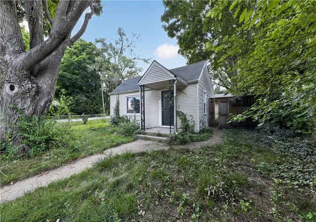 Photo 3 of Single family home for sale at 1704 Wilbur Ave, Fairborn, OH 45324 | MLS# 963057 | Listing updated on 2026-09-03