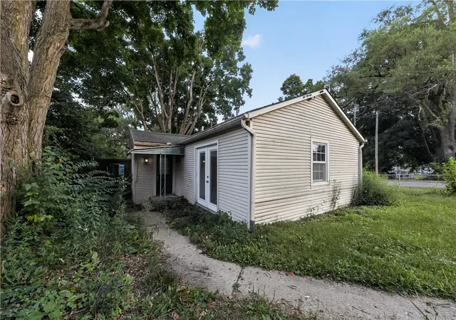 Photo 3 of Sale Pending at 1704 Wilbur Ave, Fairborn, OH 45324 | MLS# 963057 | Listing updated on 2026-09-24
