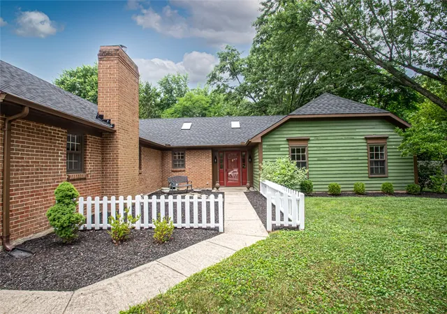 Photo 2 of Single family home for sale at 10035 Mallet Dr, Dayton, OH 45458 | MLS# 963625 | Listing updated on 2026-09-02