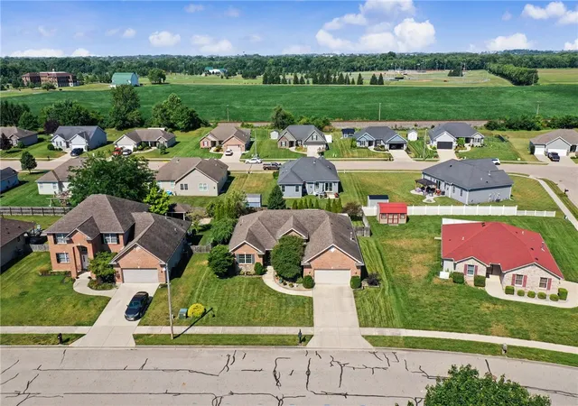 Photo 4 of Single family home for sale at 932 Shaftsbury Rd, Troy, OH 45373 | MLS# 963414 | Listing updated on 2026-10-06
