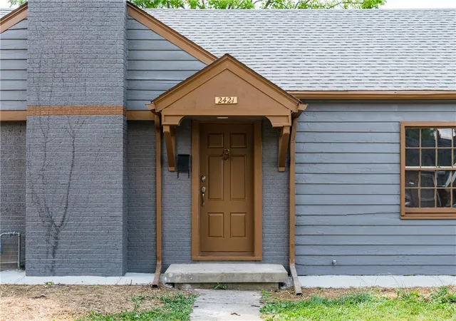 Photo 3 of Single family home for sale at 2421 Rugby Rd, Dayton, OH 45406 | MLS# 964003 | Listing updated on 2026-09-03