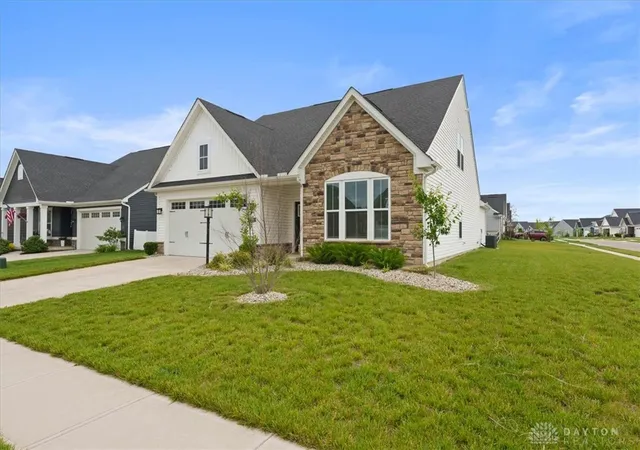 Photo 2 of Single family home for sale at 2092 Schmidt Dr, Dayton, OH 45434 | MLS# 964002 | Listing updated on 2026-08-30