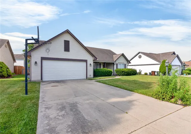Photo 3 of Single family home for sale at 1034 Meadowrun Rd, Englewood, OH 45322 | MLS# 964014 | Listing updated on 2026-09-05