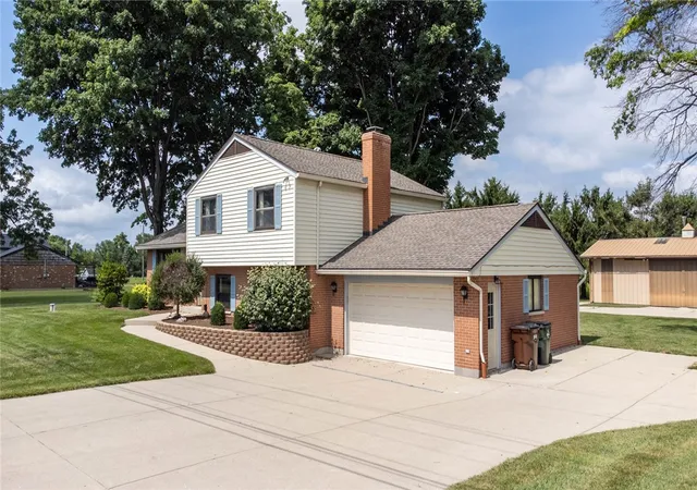 Photo 2 of Sale Pending at 8663 Crestway Rd, Clayton, OH 45315 | MLS# 964013 | Listing updated on 2026-09-10