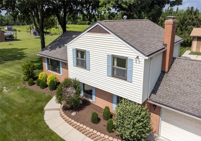 Photo 3 of Sale Pending at 8663 Crestway Rd, Clayton, OH 45315 | MLS# 964013 | Listing updated on 2026-09-10