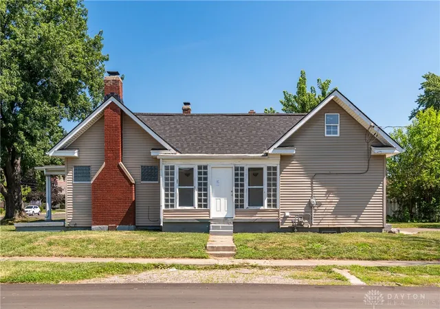 Photo 2 of Sale Pending at 2744 S Smithville Rd, Dayton, OH 45420 | MLS# 964156 | Listing updated on 2026-10-03