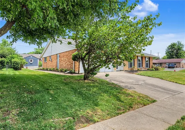 Photo 3 of Sale Pending at 7361 Claircrest Dr, Dayton, OH 45424 | MLS# 963961 | Listing updated on 2026-09-10