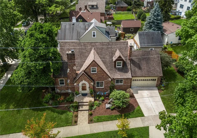 Photo 3 of Single family home for sale at 204 Hilltop Ave, Oakwood, OH 45419 | MLS# 963162 | Listing updated on 2026-10-07