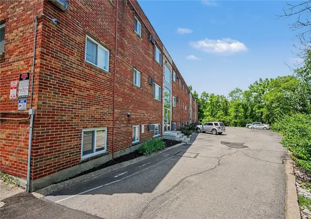 Photo 3 of Multi family home for sale at 3025 Westwood Northern Blvd, Cincinnati, OH 45211 | MLS# 964026 | Listing updated on 2026-09-08