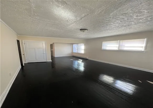 Listing Photo 2 - Condo for sale in building located at 2010 Auburn Ave, Dayton, OH 45406