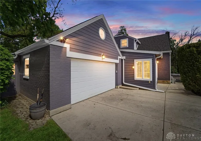 Photo 2 of Single family home for sale at 24 Peach Orchard Rd, Oakwood, OH 45419 | MLS# 964222 | Listing updated on 2026-09-09