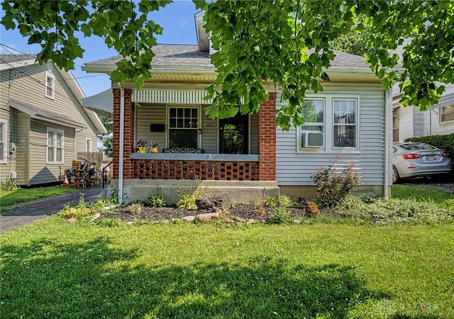 Photo 2 of Sale Pending at 3015 Wellington Dr, Dayton, OH 45410 | MLS# 964304 | Listing updated on 2026-09-13