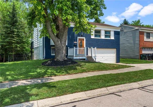 Photo 2 of Single family home for sale at 333 Ellenwood Dr, Dayton, OH 45449 | MLS# 964418 | Listing updated on 2026-09-13
