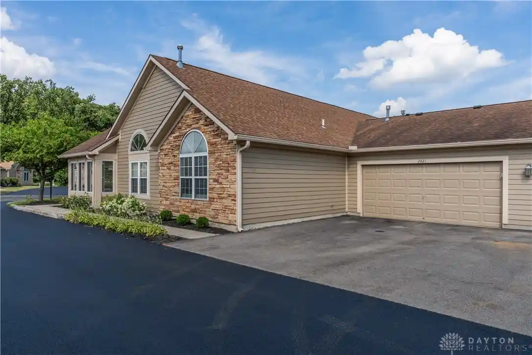 Listing Photo 2 - Condo for sale in 2421 Patrick Blvd located at 2421 Patrick Blvd, Dayton, OH 45431 - Unit 2421 Patrick Blvd