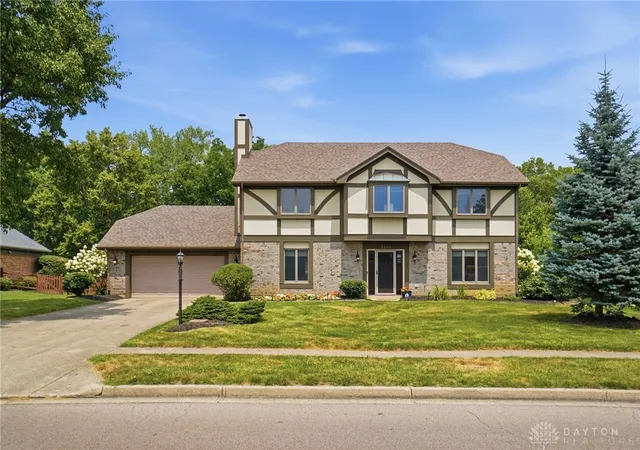 Photo 1 of Sale Pending at 3468 Fairwood Dr, Beavercreek, OH 45432 | MLS# 964545 | Listing updated on 2026-08-31
