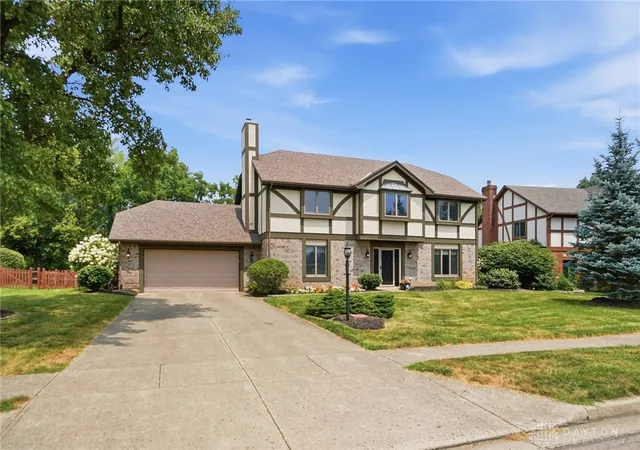 Photo 2 of Sale Pending at 3468 Fairwood Dr, Beavercreek, OH 45432 | MLS# 964545 | Listing updated on 2026-08-31