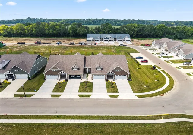 Photo 3 of Townhouse for sale at 819 Brookwood Cir, Tipp City, OH 45371 | MLS# 964634 | Listing updated on 2026-10-05