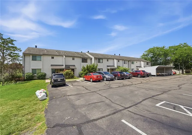 Listing Photo 2 - Condo for sale in building located at 3302 Ultimate Wy, Dayton, OH 45449