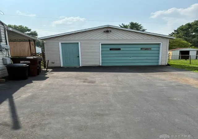 Photo 3 of Sale Pending at 481 Cleary Dr, Fairborn, OH 45324 | MLS# 964633 | Listing updated on 2026-08-31