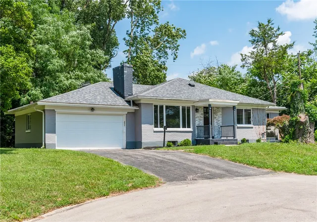 Photo 2 of Single family home for sale at 1 Wyngate Dr, Dayton, OH 45429 | MLS# 964816 | Listing updated on 2026-09-14