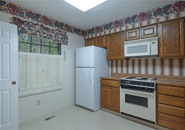 Photo 3 of Sale Pending at 644 Pine Needles Dr, Dayton, OH 45458 | MLS# 964684 | Listing updated on 2026-10-04