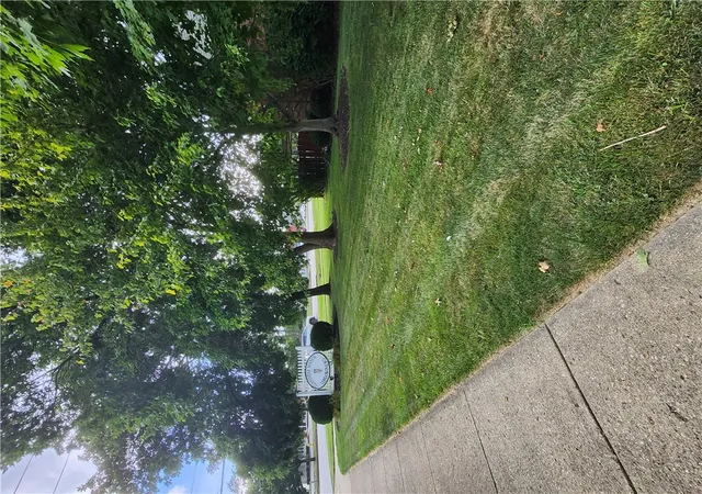 Listing Photo 2 - Condo for sale in building located at 843 Clareridge Ln, Dayton, OH 45458