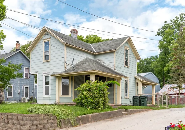 Photo 2 of Single family home for sale at 707 W Market St, Troy, OH 45373 | MLS# 964321 | Listing updated on 2026-09-25