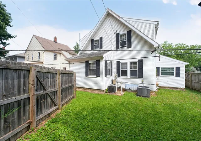 Photo 3 of Single family home for sale at 1225 Glenmore Dr, Springfield, OH 45503 | MLS# 965011 | Listing updated on 2026-08-31