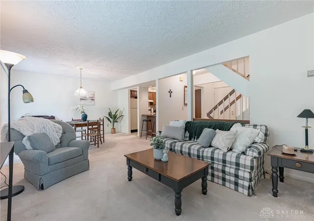 Photo 4 of Sale Pending at 992 Walnut Ct, Mason, OH 45040 | MLS# 964640 | Listing updated on 2026-10-01